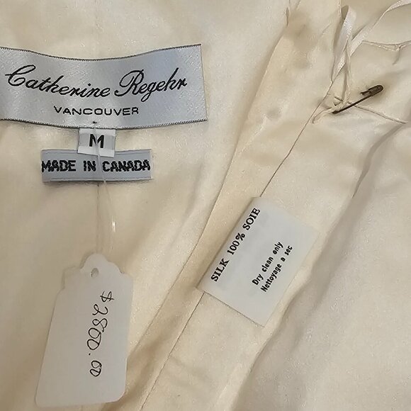 Catherine Regehr Ivory Wedding Dress M/8 - Picture 9 of 12